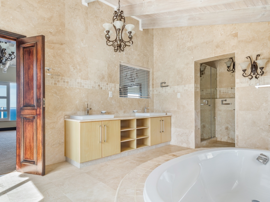 5 Bedroom Property for Sale in Pezula Golf Estate Western Cape